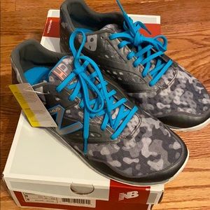 Sz 8 New Balance Minimus Women’s Training sneaker